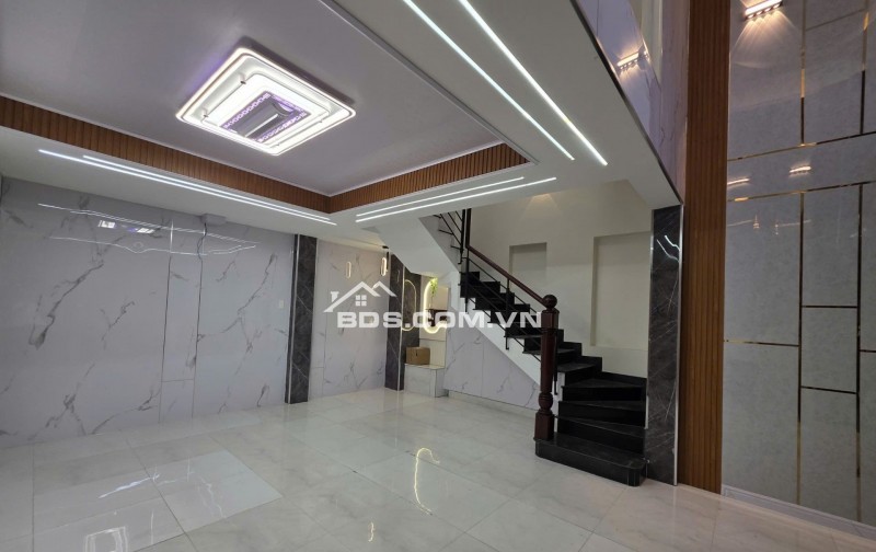 NHÀ ĐẸP 5 TẦNG HXH ĐƯỜNG LẠC LONG QUÂN, Q11 - GIÁ CHÍNH CHỦ